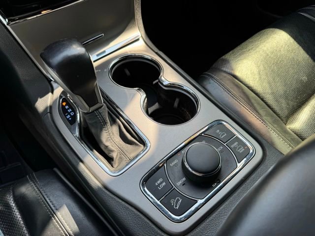 Used 2020 Jeep Grand Cherokee Overland AWD/4WD image 28