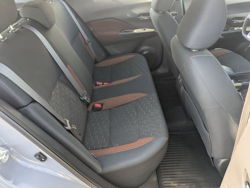 Used 2023 Nissan Kicks SR w/ Interior Electronics Package image 18