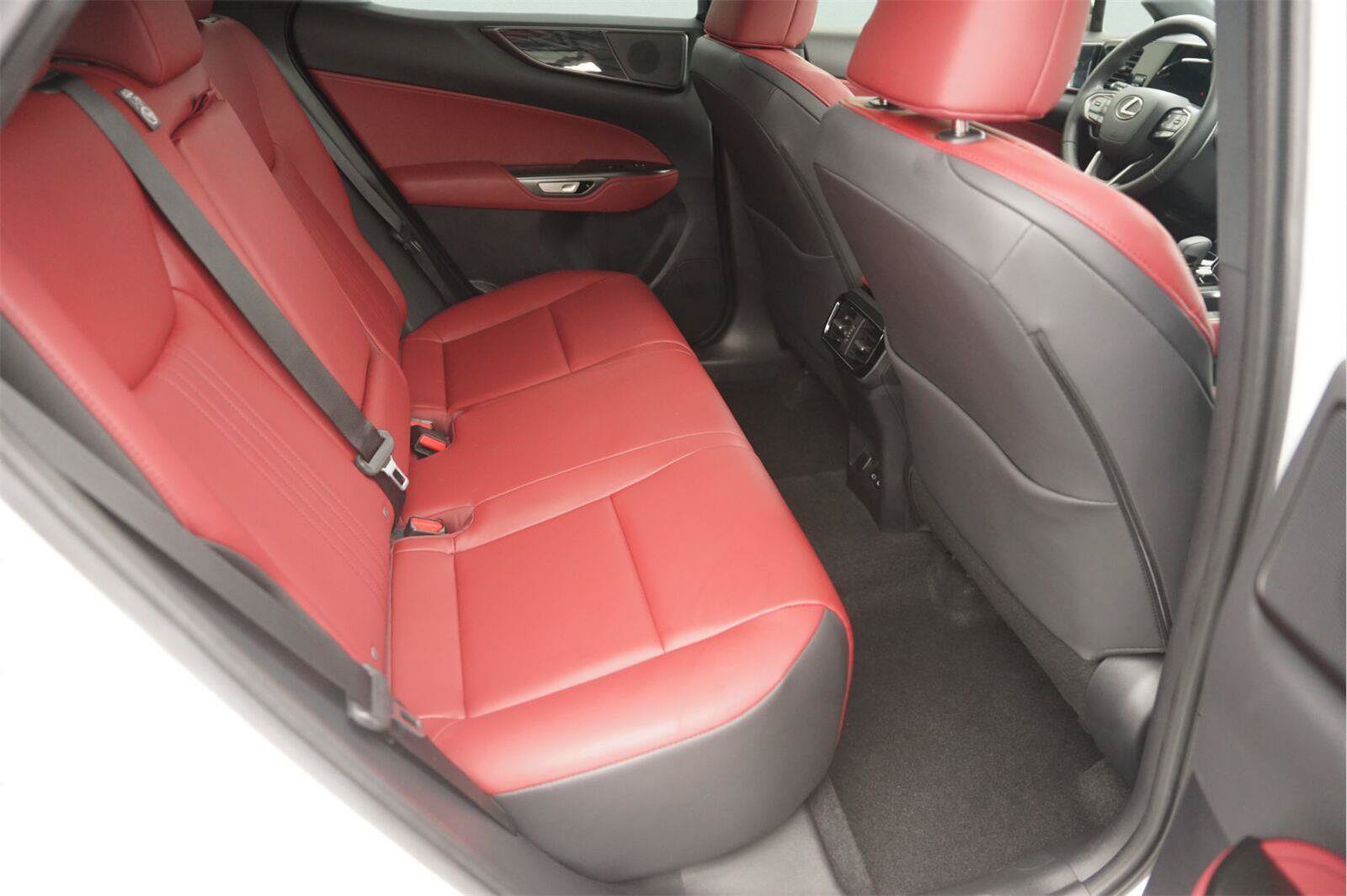Used 2025 Lexus NX 250 FWD w/ Accessory Package (2T) image 16