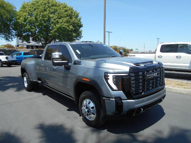 Used 2025 GMC Sierra 3500 Denali Ultimate AWD/4WD image 2