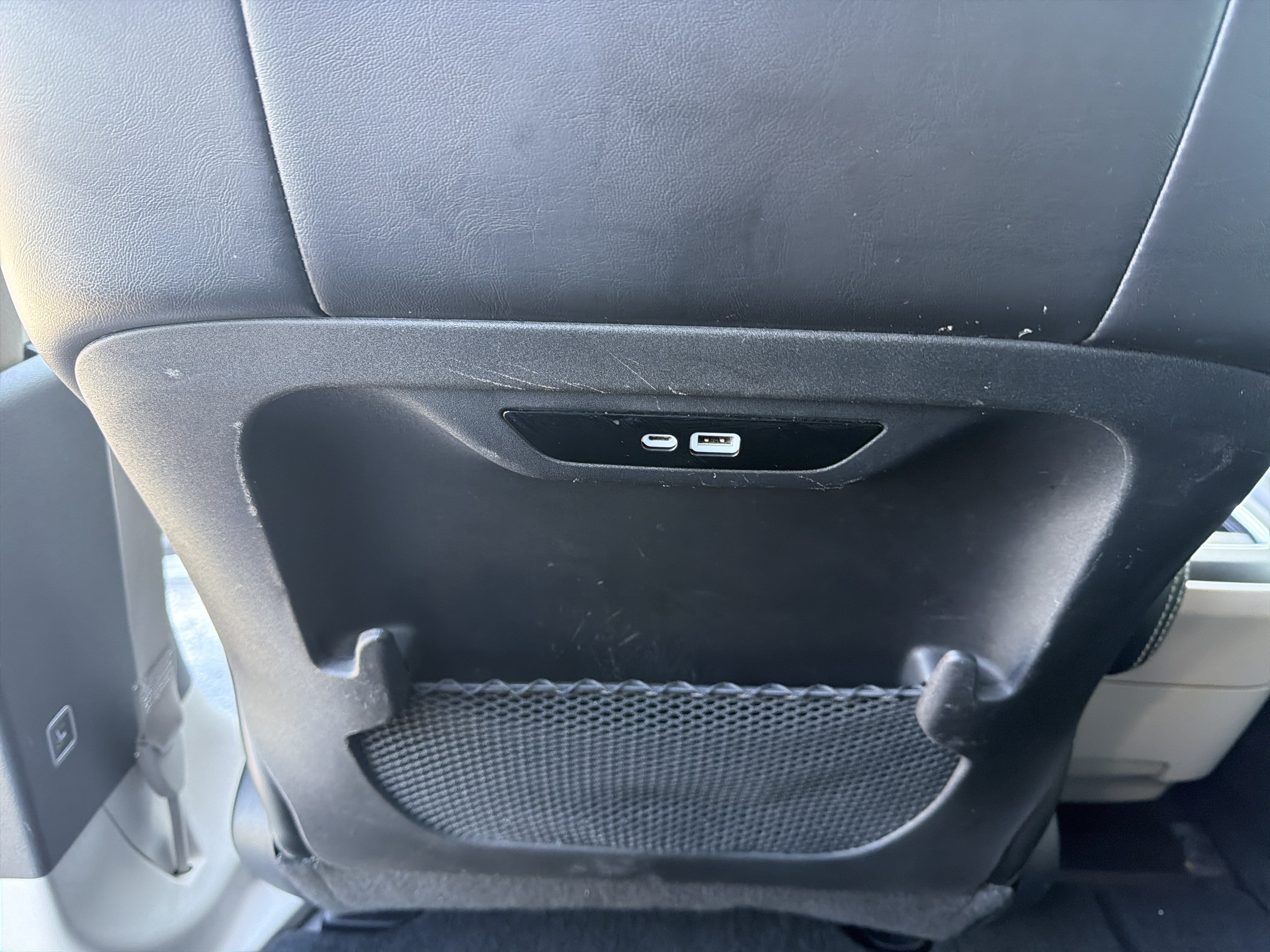 Used 2024 Chrysler Pacifica Touring-L FWD image 34