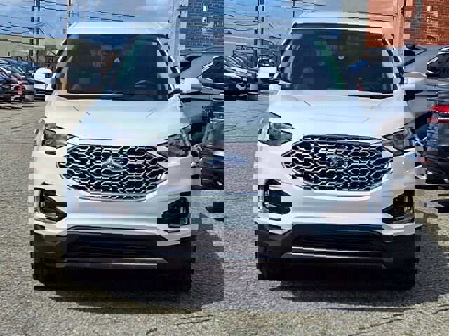Certified 2024 Ford Edge SEL w/ Convenience Package image 4