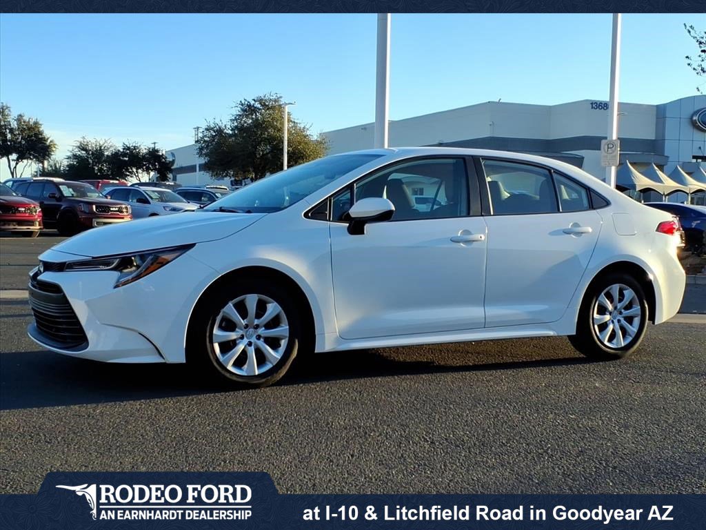 Used 2024 Toyota Corolla LE image 1