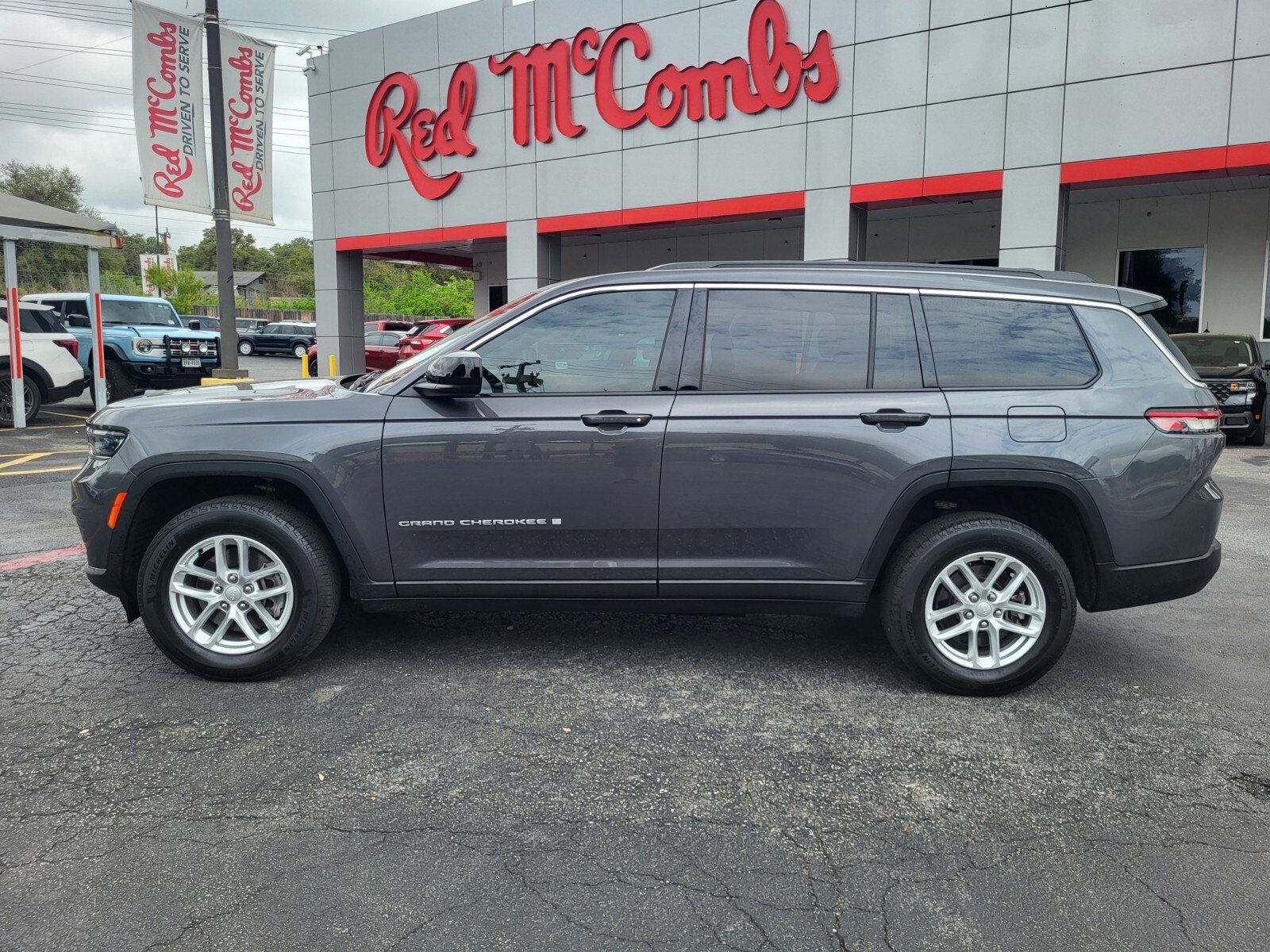 Used 2025 Jeep Grand Cherokee L Laredo w/ Luxury Tech Group I image 6