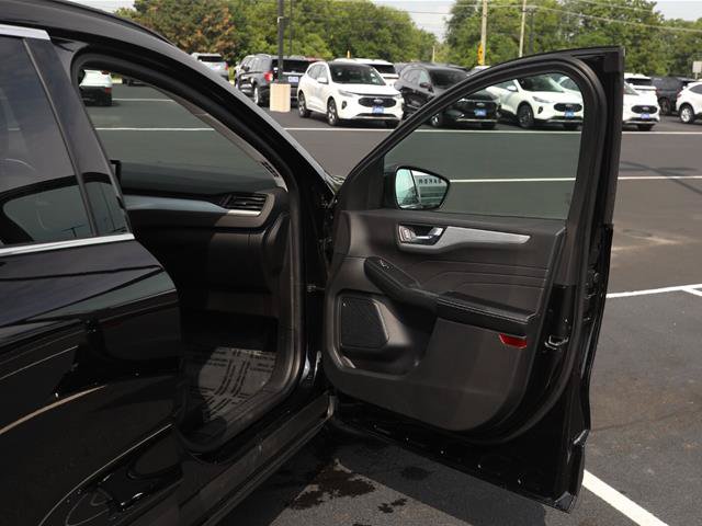 Certified 2024 Ford Escape Platinum AWD/4WD image 25