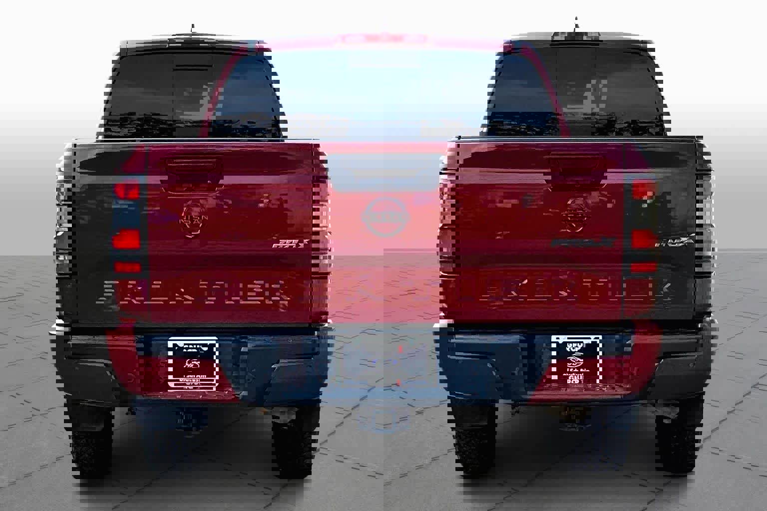 Used 2023 Nissan Frontier Pro-X w/ Pro Convenience Package image 5