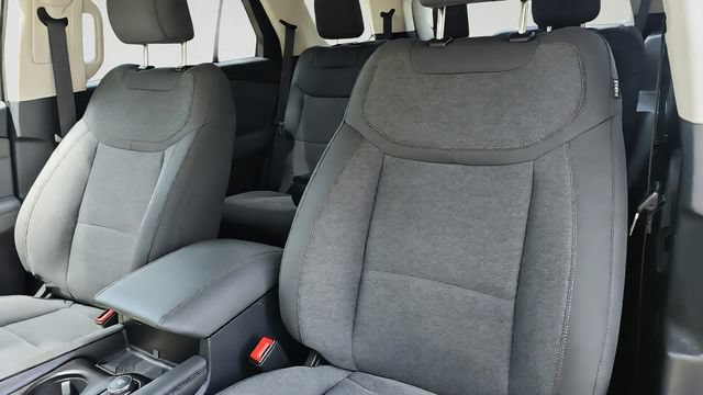 Certified 2025 Ford Explorer Active AWD/4WD image 10