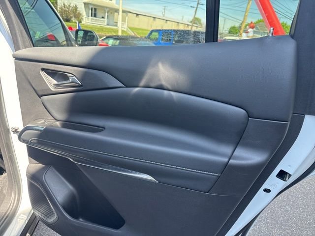 Used 2025 Chevrolet Traverse LT AWD/4WD image 32