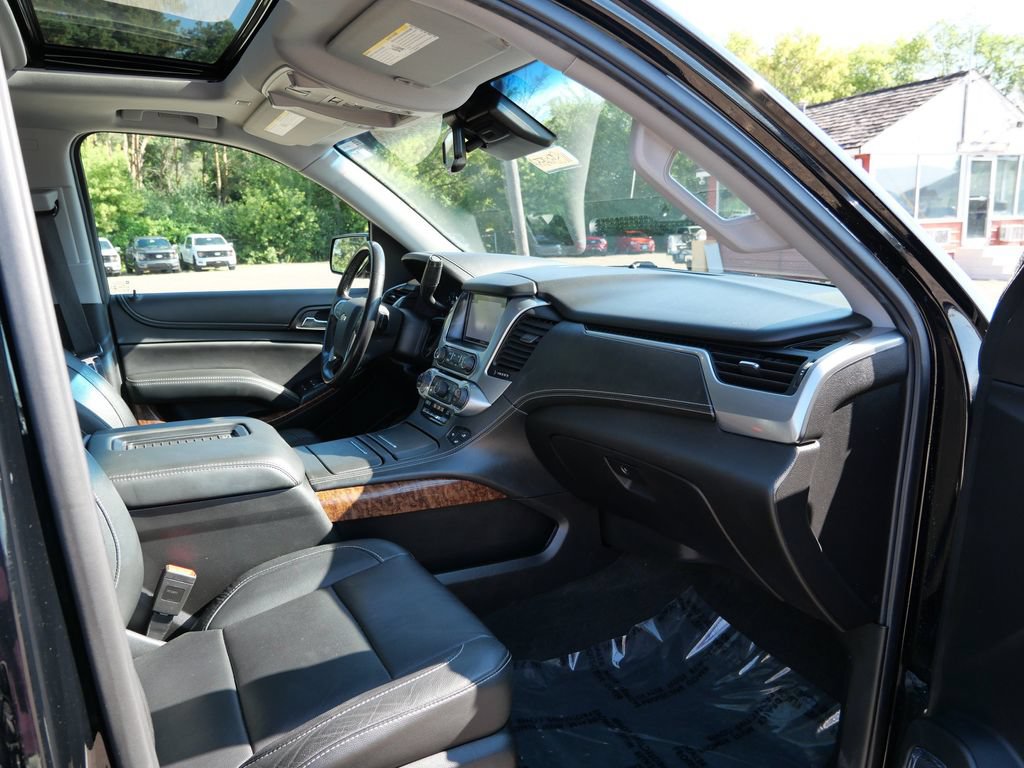 Used 2018 Chevrolet Suburban Premier AWD/4WD image 11