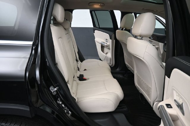 Used 2023 Mercedes-Benz GLB 250 4MATIC image 25