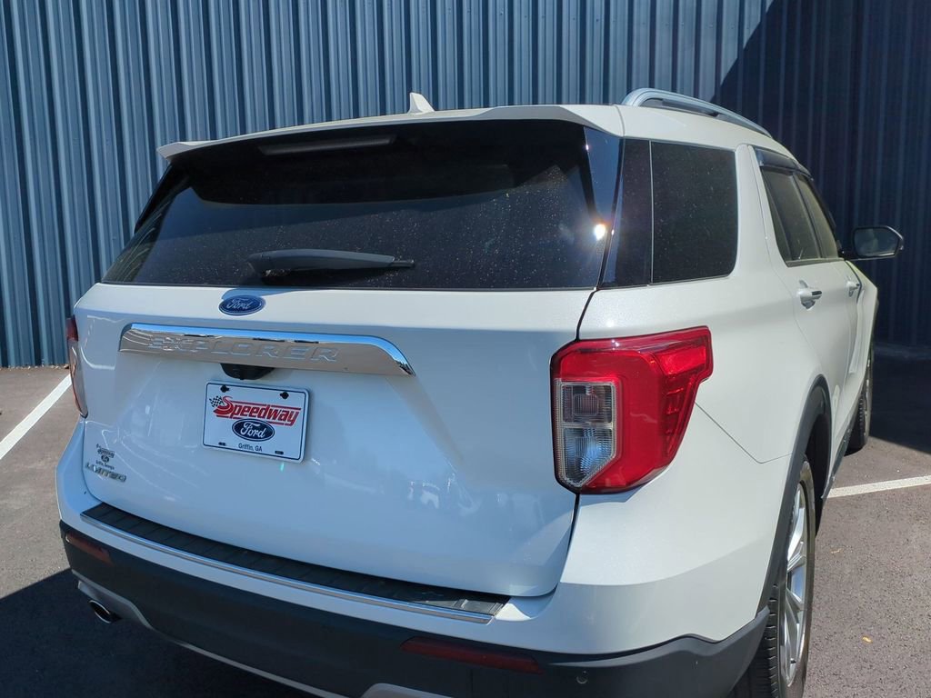 Certified 2021 Ford Explorer Limited w/ Equipment Group 301A image 6