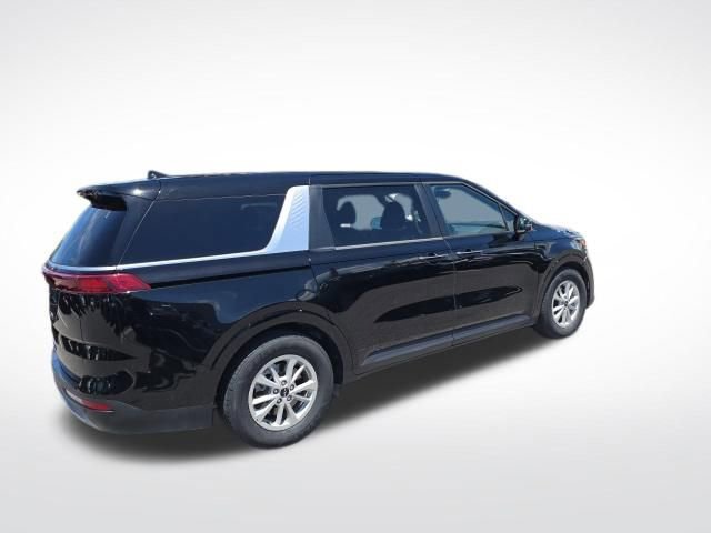 Used 2024 Kia Carnival LX FWD image 3