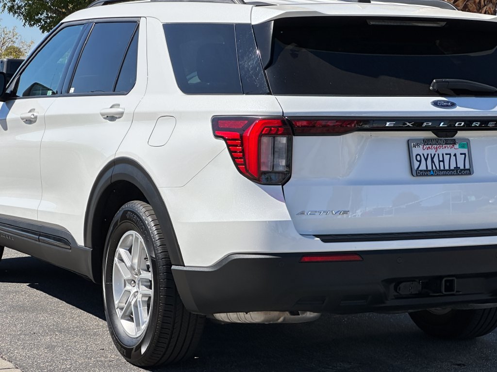 Certified 2026 Ford Explorer Active RWD image 5