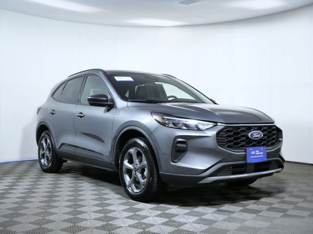 Certified 2025 Ford Escape ST-Line AWD/4WD image 1