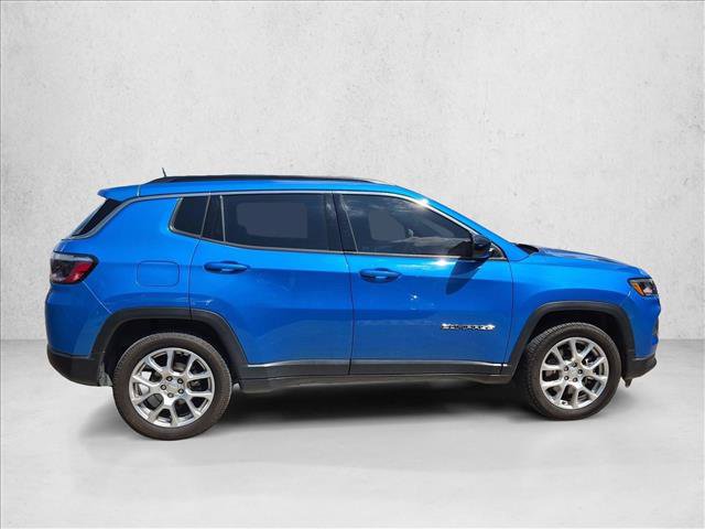 Used 2023 Jeep Compass Latitude w/ Sun and Sound Group AWD/4WD image 4