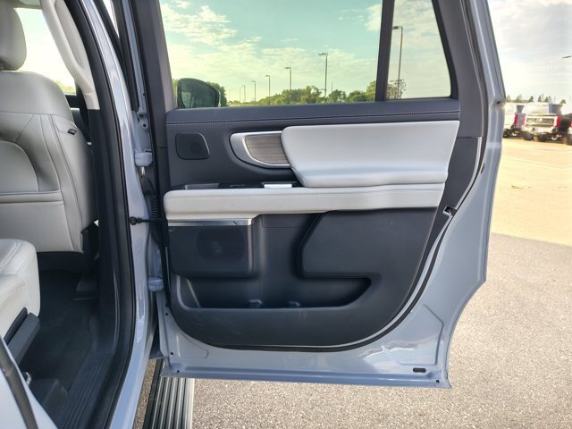 Certified 2025 Ford Expedition Max Platinum w/ Driver's Package AWD/4WD image 16