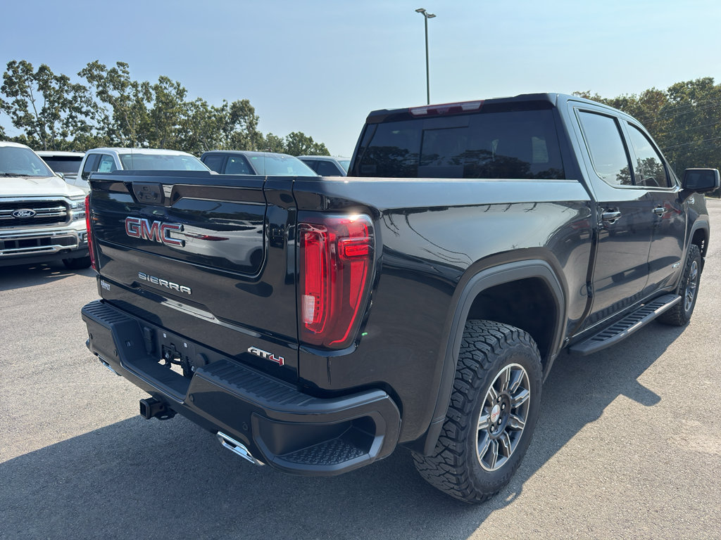 Used 2024 GMC Sierra 1500 AT4 w/ Technology Package AWD/4WD image 5