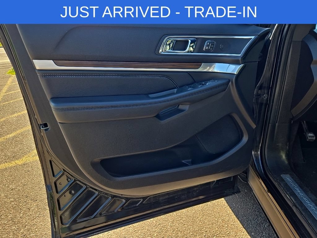 Certified 2018 Ford Explorer Limited AWD/4WD image 10