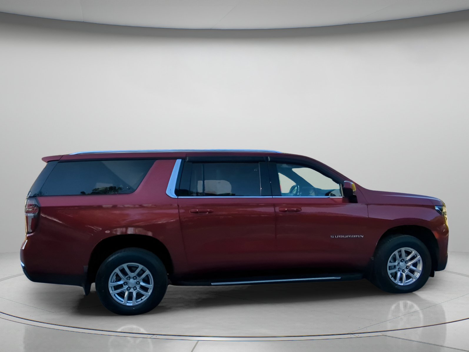 Used 2021 Chevrolet Suburban LT RWD image 31
