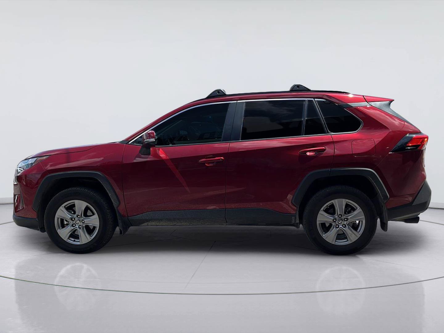 Used 2025 Toyota RAV4 XLE FWD image 6
