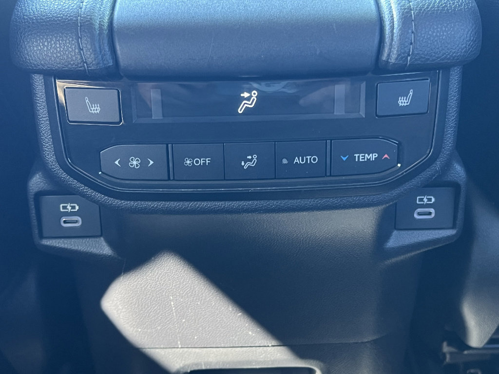 Used 2024 Toyota Grand Highlander AWD image 32