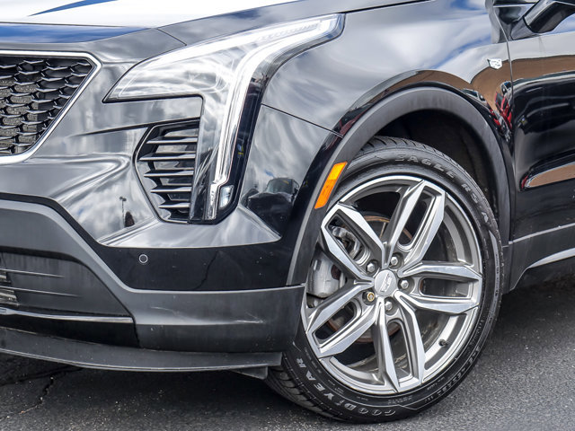 Used 2023 Cadillac XT4 Sport w/ Sun And Sound Package AWD/4WD image 3