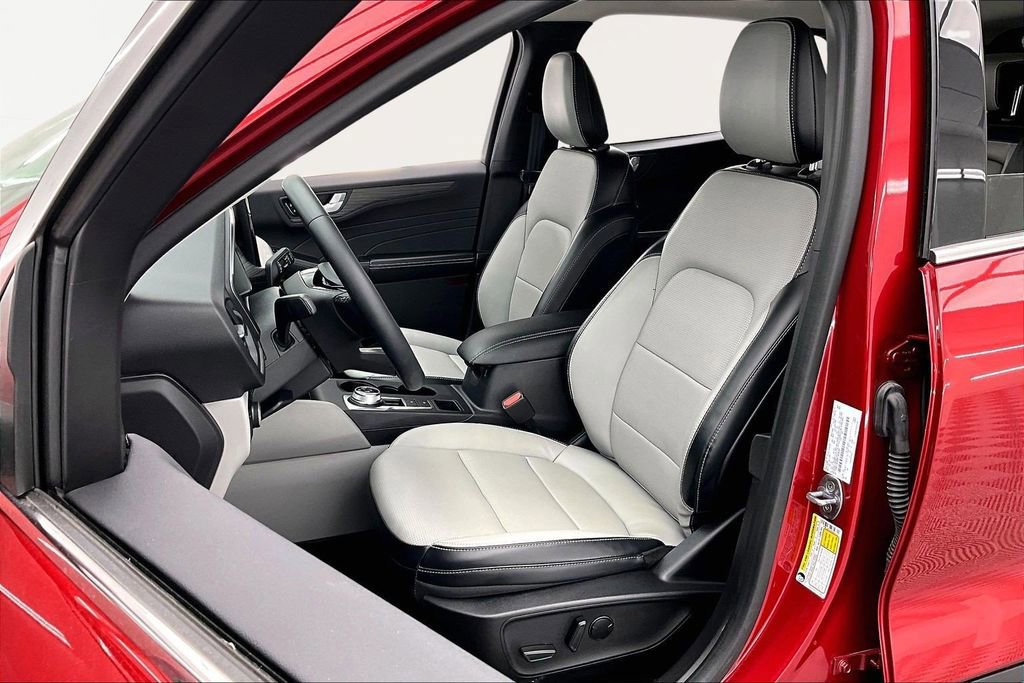 Certified 2023 Ford Escape Platinum image 25