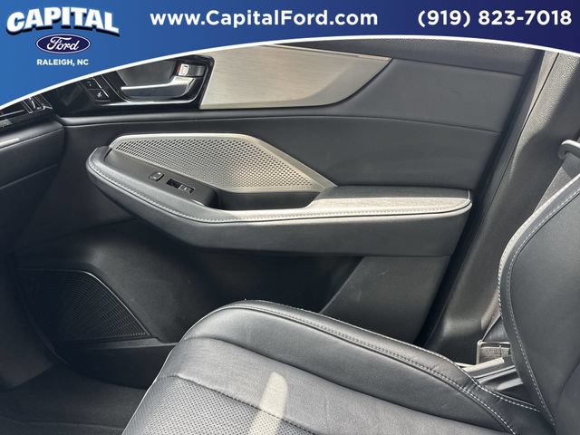Used 2023 Acura MDX w/ Technology Package FWD image 29