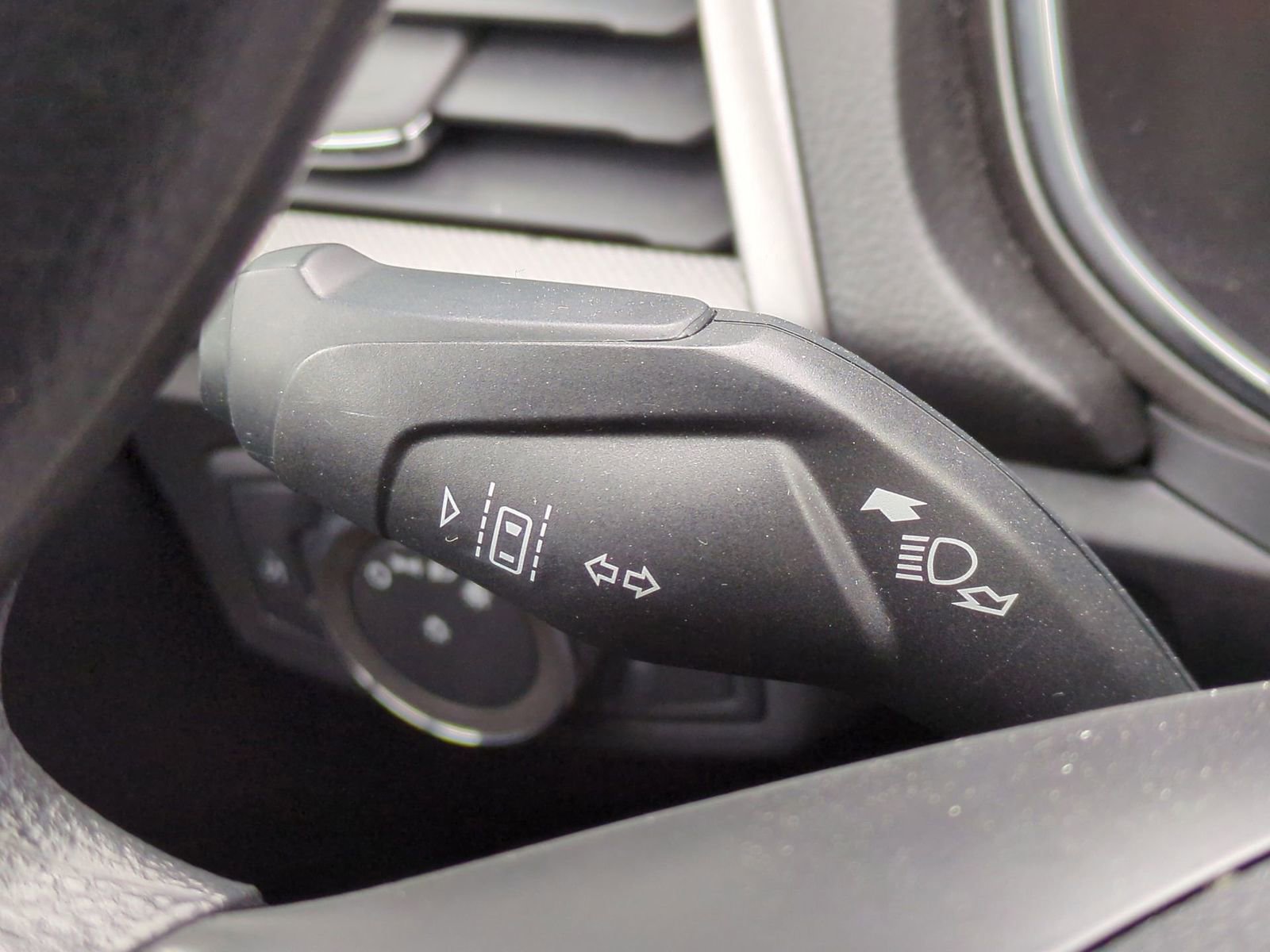 Certified 2020 Ford Fusion SE image 28