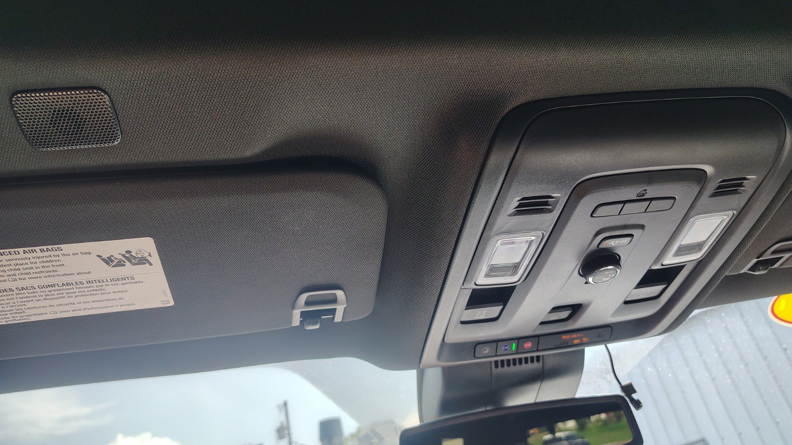 Used 2023 GMC Yukon SLT AWD/4WD image 41