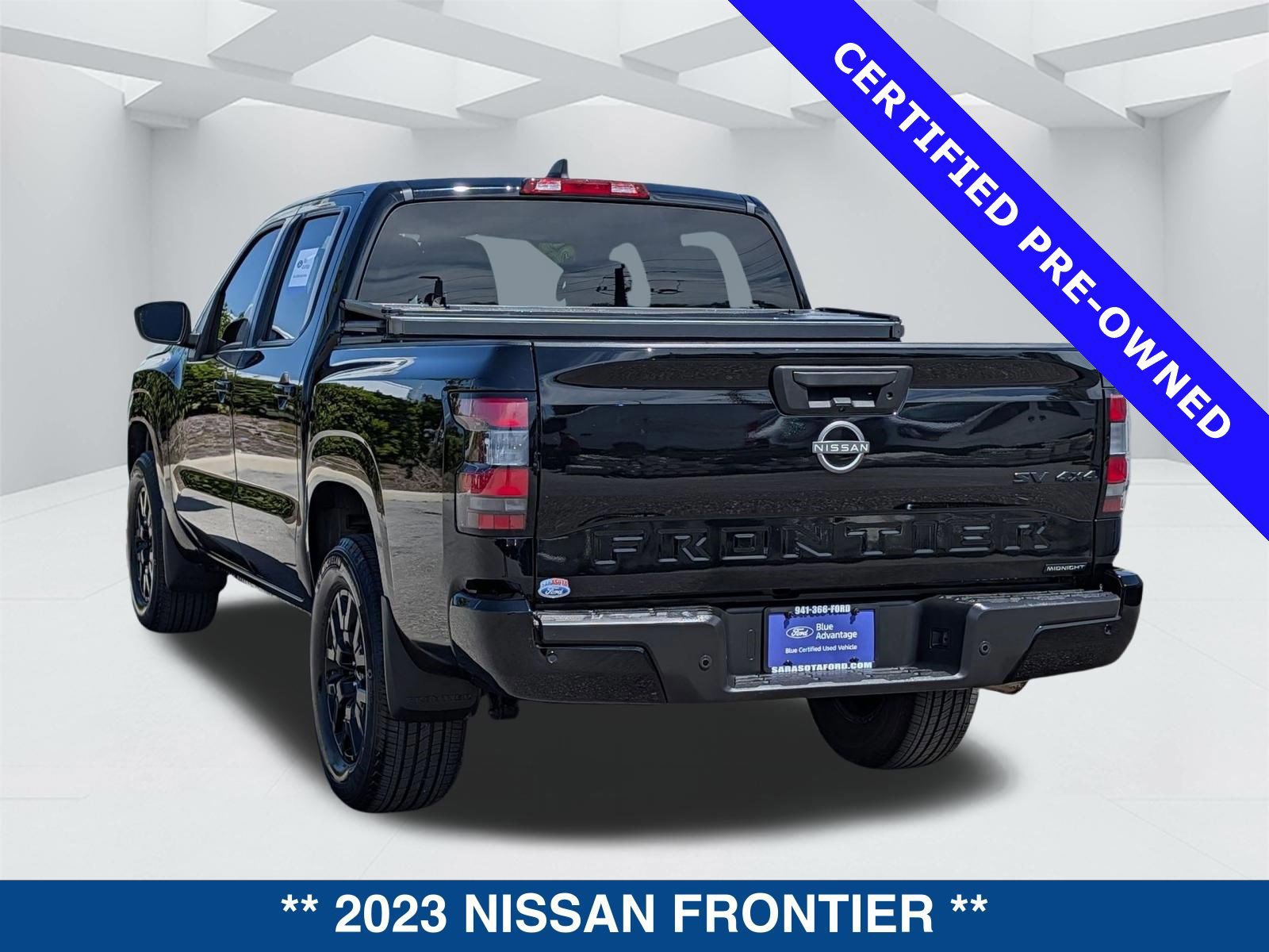 Used 2023 Nissan Frontier SV w/ Midnight Edition Package image 2