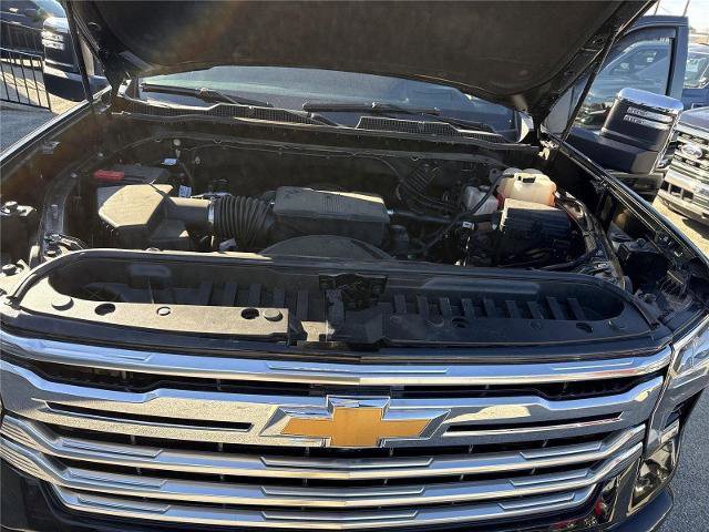 Used 2025 Chevrolet Silverado 2500 High Country w/ High Country Premium Package AWD/4WD image 31