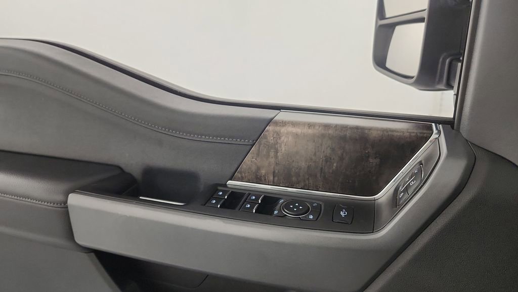 Certified 2024 Ford F250 Lariat w/ Black Appearance Package image 16