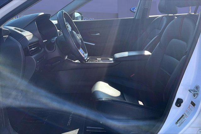 Used 2020 Nissan Sentra SR w/ Premium Package FWD image 21