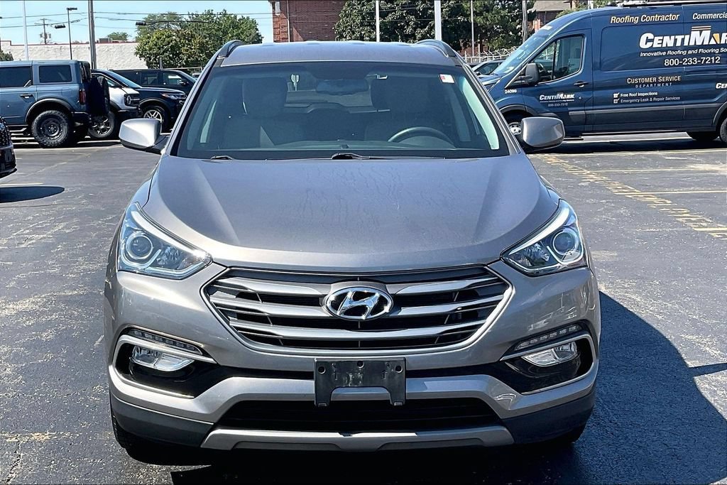 Used 2017 Hyundai Santa Fe Sport FWD image 2