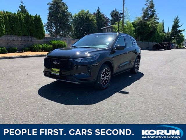 Certified 2025 Ford Escape SE