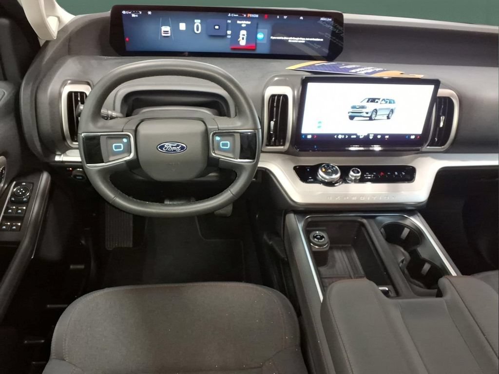 Certified 2025 Ford Expedition Active AWD/4WD image 7
