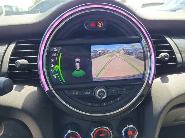 Used 2019 MINI Cooper 4-Door Hardtop w/ Signature Upholstery Package image 27