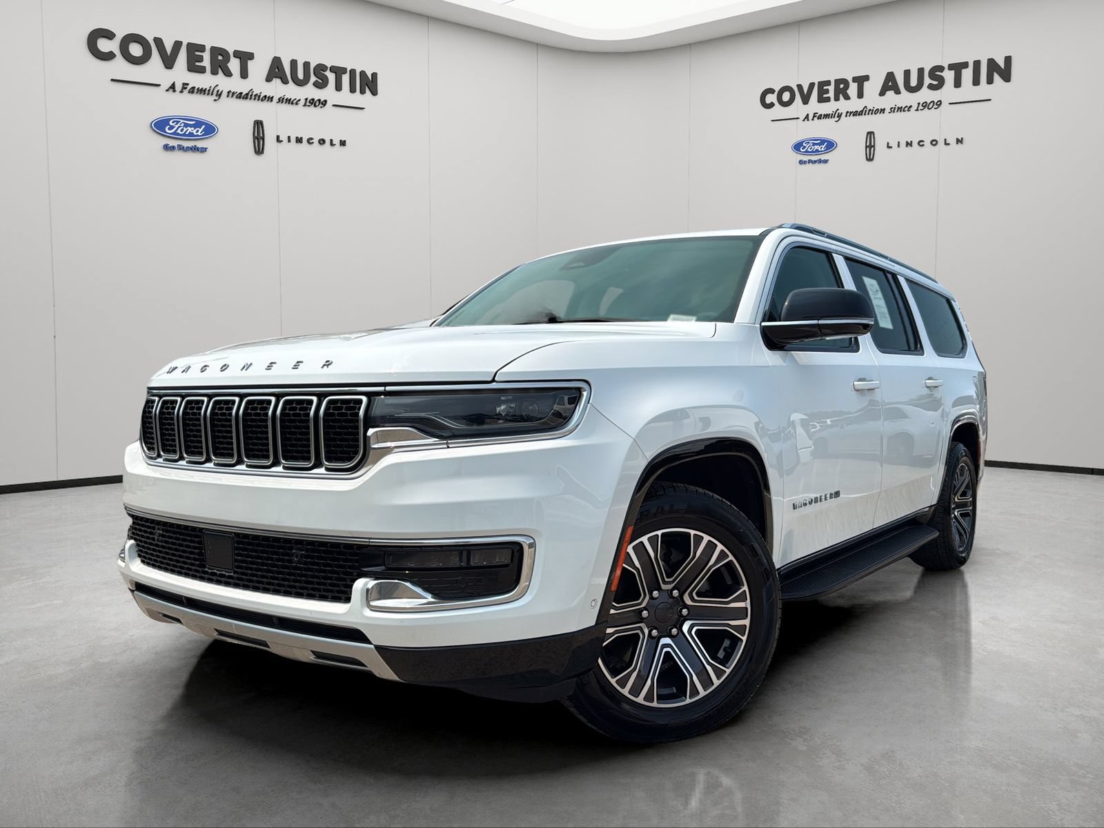Used 2024 Jeep Wagoneer L Series II RWD image 1