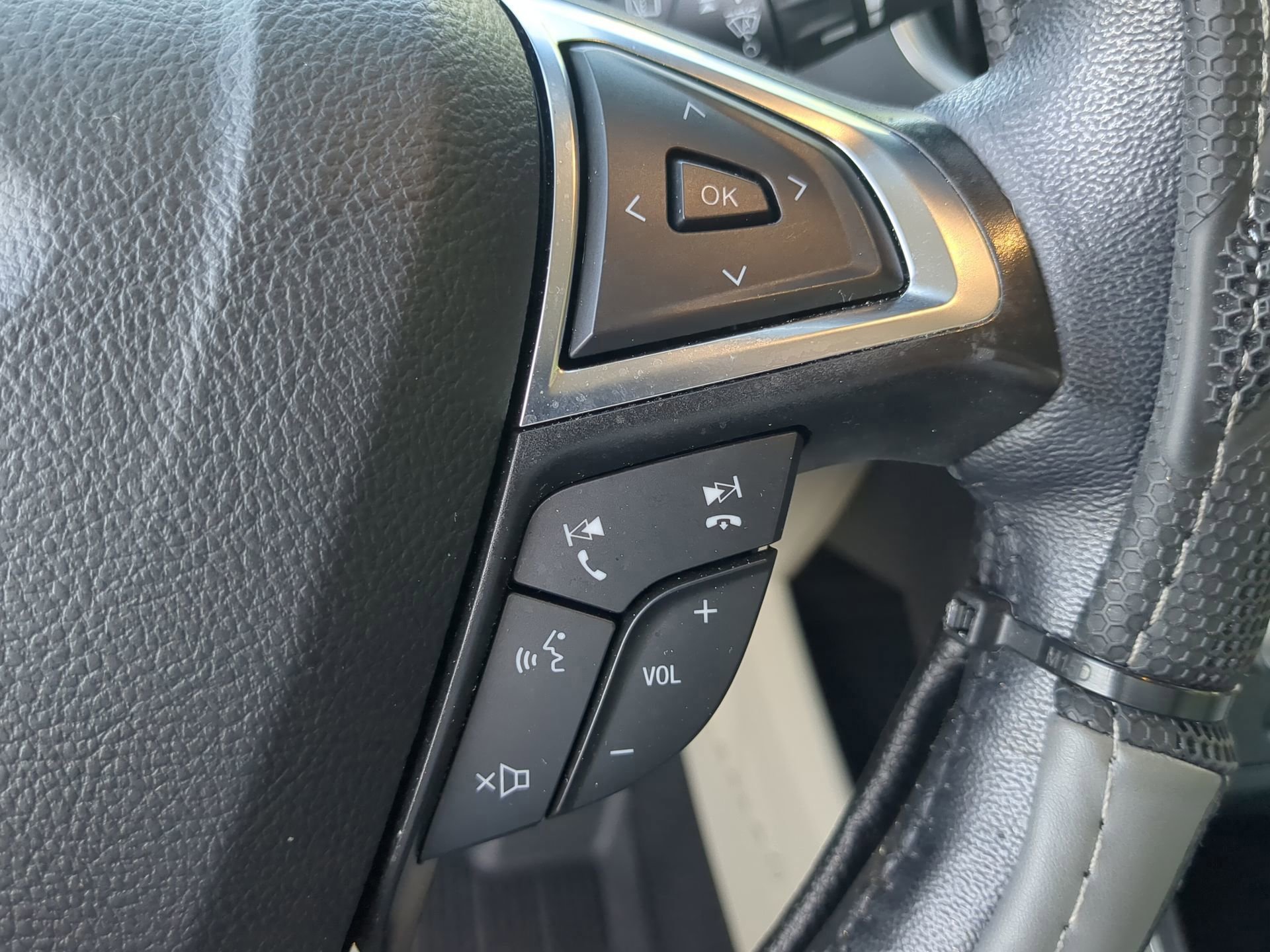 Certified 2023 Ford Edge Titanium image 66