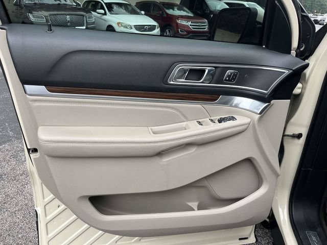 Certified 2018 Ford Explorer Limited w/ Equipment Group 301A FWD image 17