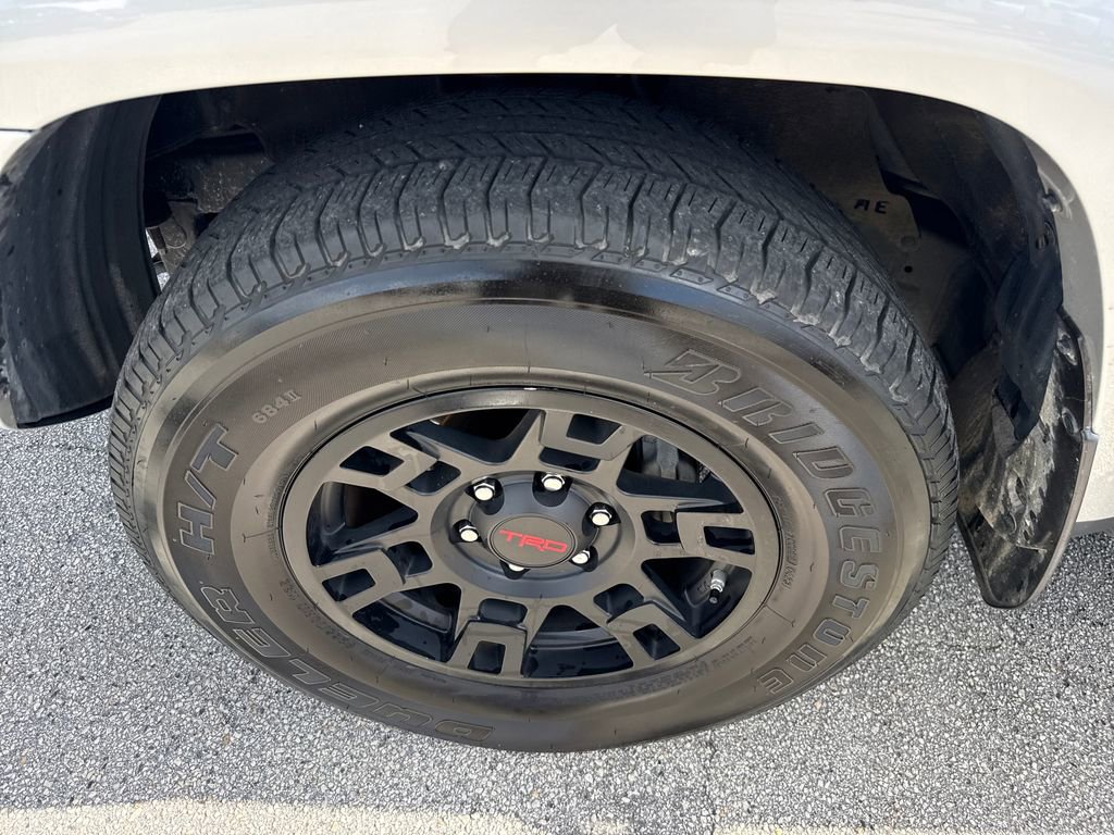 Used 2021 Toyota 4Runner Venture w/ Moonroof Package AWD/4WD image 13