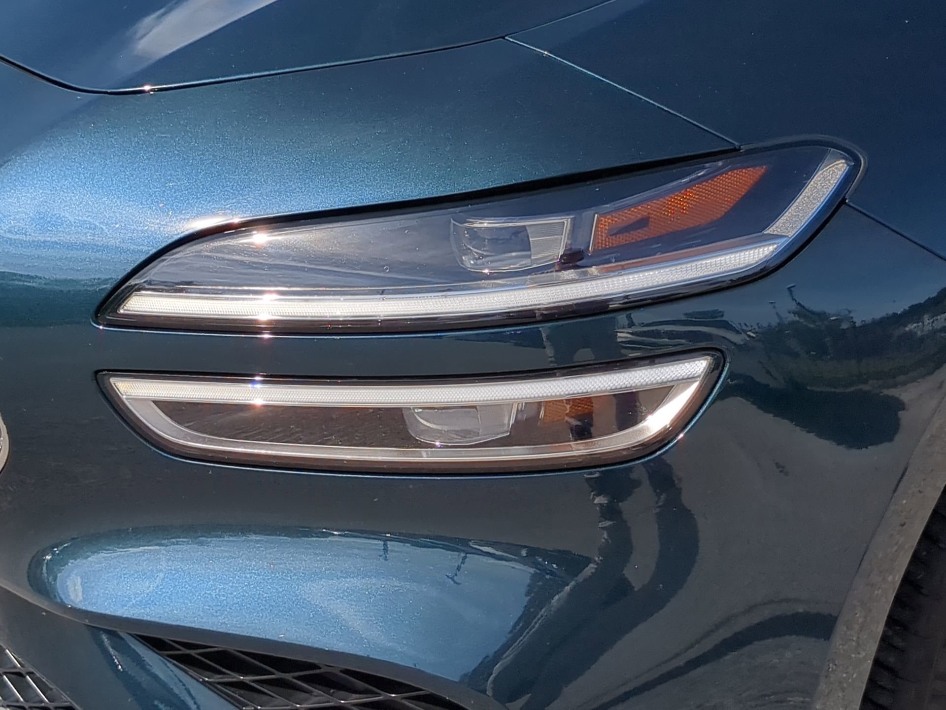 Used 2025 Genesis G70 2.5T image 36