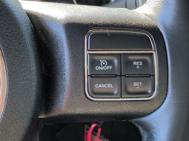 Used 2018 Jeep Wrangler Unlimited Sahara w/ Connectivity Group image 25