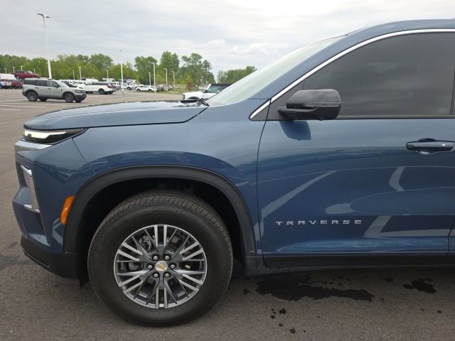 Used 2024 Chevrolet Traverse LT w/ LPO, Floor Liner Package FWD image 16