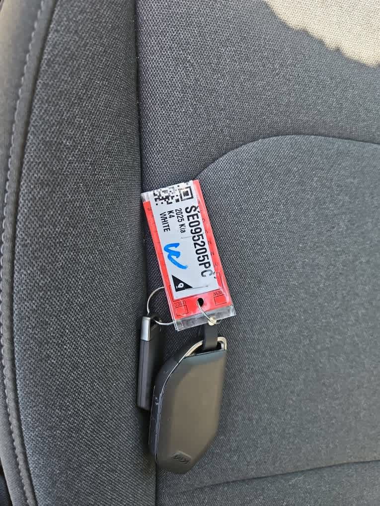 Used 2025 Kia K4 FWD image 20