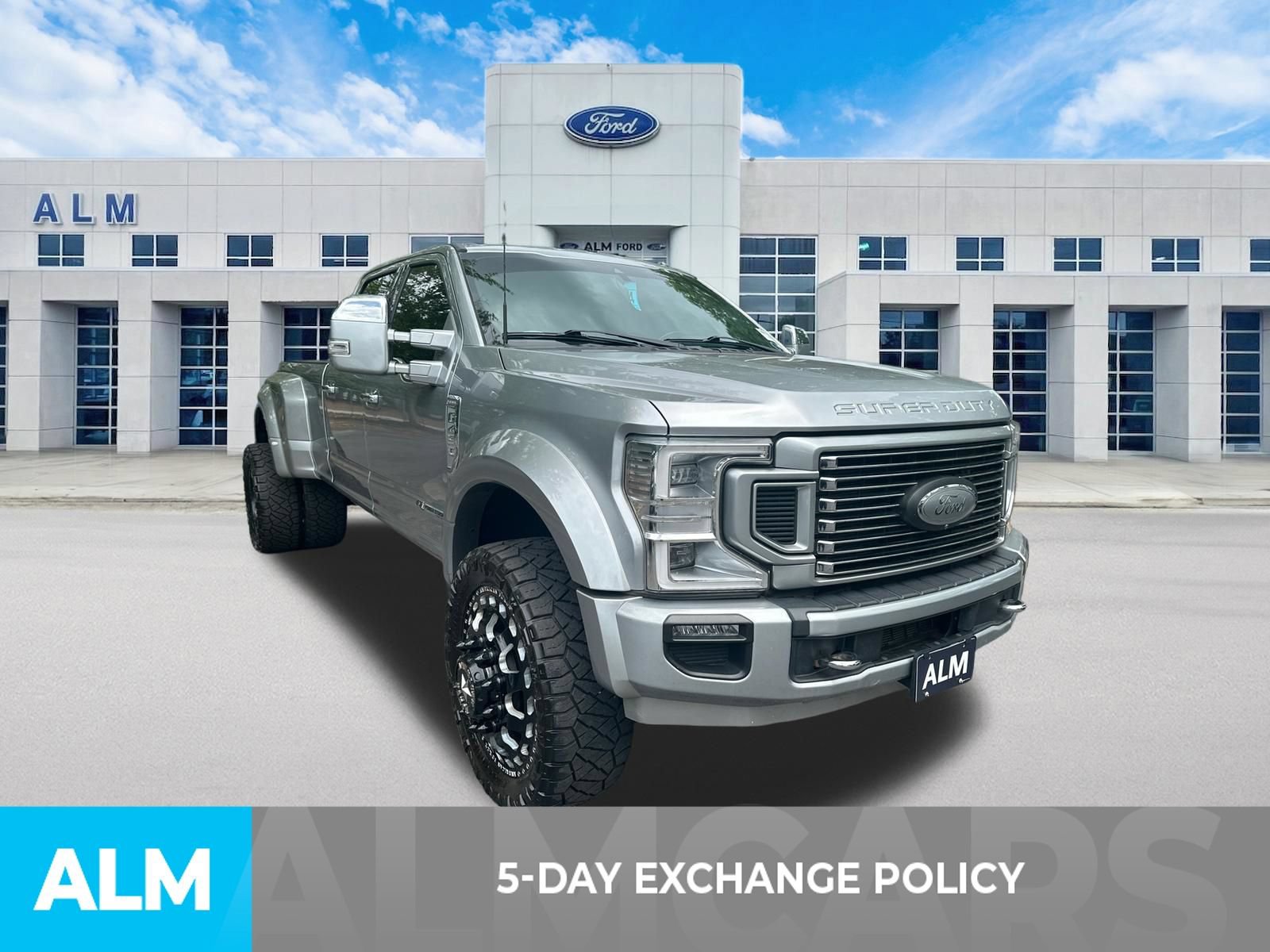Certified 2022 Ford F450 Platinum w/ FX4 Off-Road Package AWD/4WD image 3