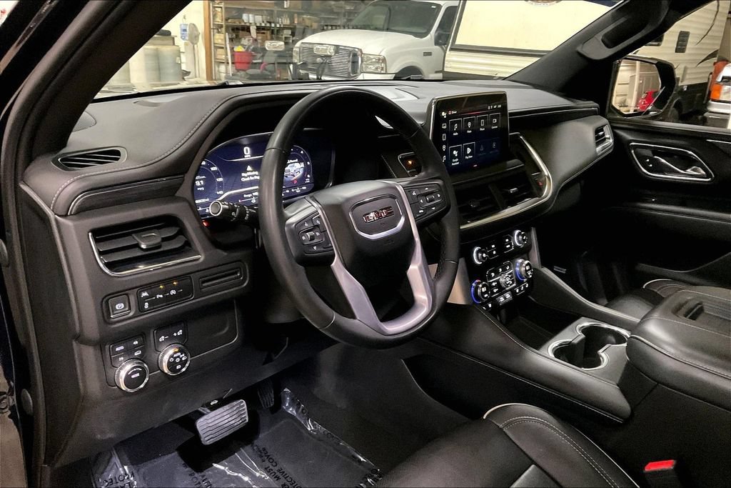 Used 2023 GMC Yukon SLT AWD/4WD image 13