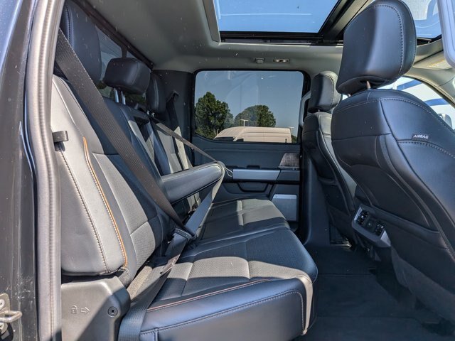 Certified 2025 Ford F250 Lariat w/ Lariat Ultimate Package AWD/4WD image 32