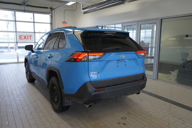 Used 2021 Toyota RAV4 LE AWD/4WD image 11